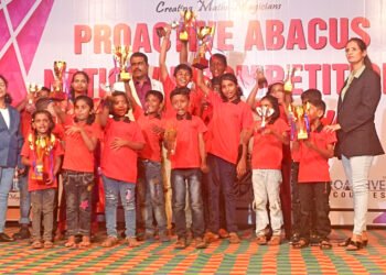 आरोही चव्हाणने नॅशनल कॉम्पिटिशनमध्ये पटकावला प्रथम क्रमांक 4 आरोही चव्हाणने नॅशनल कॉम्पिटिशनमध्ये पटकावला प्रथम क्रमांक