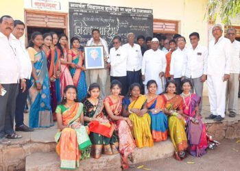 विद्यार्थ्यांनी जिद्द व चिकाटीच्या जोरावर यश संपादन करावे – बाळासाहेब पाटील हाडोंग्रीकर 3 विद्यार्थ्यांनी जिद्द व चिकाटीच्या जोरावर यश संपादन करावे – बाळासाहेब पाटील हाडोंग्रीकर