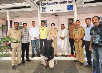 वयोवृद्ध महिलेच्या गळ्यातील सोनसाखळी लांबवणाऱ्या तरुणाला अटक