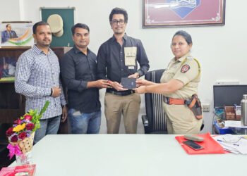 हरवलेला मोबाईल पोलिसांच्या तत्परतेने परत मिळवला