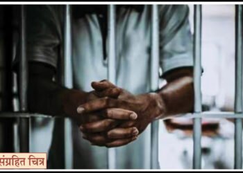 तडीपार गुंड चोरीच्या दुचाकीसह जाळ्यात 9 तडीपार गुंड चोरीच्या दुचाकीसह जाळ्यात