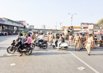 दोन तासांत १५१८ वाहनांवर कारवाई