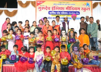 गुरुदेव इंग्लिश स्कुलच्या चिमुकल्याच्या नृत्याविष्काराने जिंकली मने 7 गुरुदेव इंग्लिश स्कुलच्या चिमुकल्याच्या नृत्याविष्काराने जिंकली मने