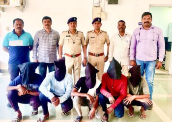 पत्रकार भवन चौक दरोडा प्रकरण : ८ तासांत गुन्ह्याचा छडा, आरोपी गजाआड 4 पत्रकार भवन चौक दरोडा प्रकरण : ८ तासांत गुन्ह्याचा छडा, आरोपी गजाआड