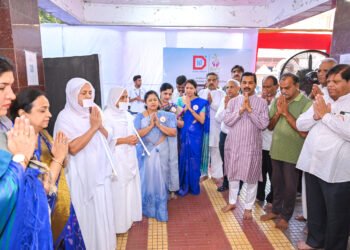 हिरालालजी दुगड यांच्या स्मरणार्थ रक्तदान शिबिरात 1008 बाटल्या संकलित 1 हिरालालजी दुगड यांच्या स्मरणार्थ रक्तदान शिबिरात 1008 बाटल्या संकलित