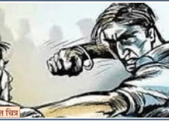 १७ वर्षाच्या युवकाला जंगलात नेऊन नग्न करून मारहाण