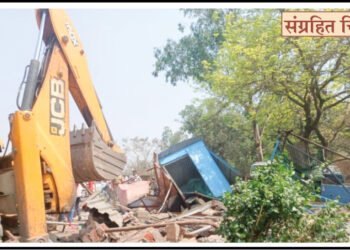 दोन हजार बांधकामे पाडली