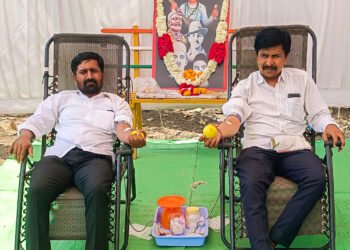 गेल्या सतरा वर्ष्याची परंपरा कायम ठेवत पारगाव येथे रक्तदान शिबिर संपन्न 3 गेल्या सतरा वर्ष्याची परंपरा कायम ठेवत पारगाव येथे रक्तदान शिबिर संपन्न