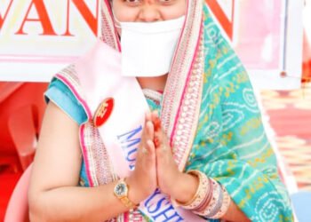 भौतिक सुखों का त्याग कर महिमा ने चुना 'मोक्षमार्ग' 6 भौतिक सुखों का त्याग कर महिमा ने चुना ‘मोक्षमार्ग’