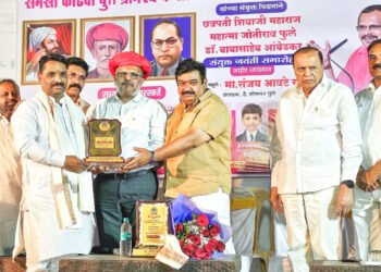 वरुडे पाटील यांना माऊली समाजभूषण पुरस्कार