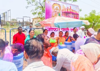 सोनारी येथे ओन्ली समाजसेवा संस्थेचे मोफत पाणी वाटप