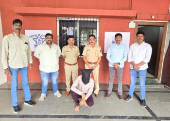 महिलेला ब्लॅकमेल करुन बलात्कार करणार्या नराधमाला अटक 8 महिलेला ब्लॅकमेल करुन बलात्कार करणार्या नराधमाला अटक