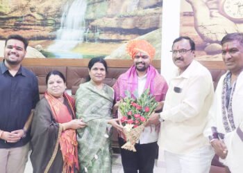 श्रेयस डुंगरवाल यांचा गौरव सोहळा माजी नगराध्यक्ष संजय गाढवे यांच्या हस्ते संपन्न 4 श्रेयस डुंगरवाल यांचा गौरव सोहळा माजी नगराध्यक्ष संजय गाढवे यांच्या हस्ते संपन्न