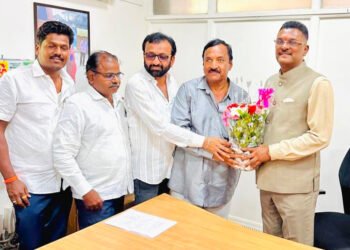 नगराध्यक्ष संजय गाढवे यांची पालकमंत्री प्रताप सरनाईक यांच्याशी सदिच्छा भेट 6 नगराध्यक्ष संजय गाढवे यांची पालकमंत्री प्रताप सरनाईक यांच्याशी सदिच्छा भेट