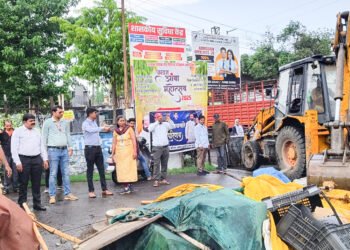 कोंढवा-कात्रज रस्त्यावर मोठी अतिक्रमणविरोधी कारवाई