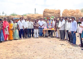 ओन्ली समाजसेवेचा सेवाभावी उपक्रम : जाणीव गोशाळेस 1,01,001 ₹ चारा वाटप