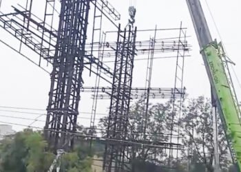 पालखी मार्गावरील अनधिकृत होर्डिंगवर पीएमआरडीएची कारवाई