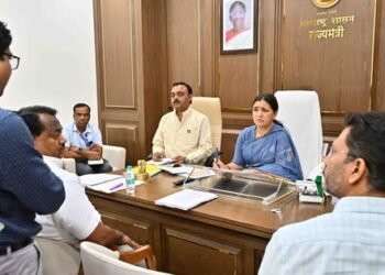 धुळे शहराच्या समस्या सोडवण्यासाठी मंत्रालयात आढावा बैठक 6 धुळे शहराच्या समस्या सोडवण्यासाठी मंत्रालयात आढावा बैठक