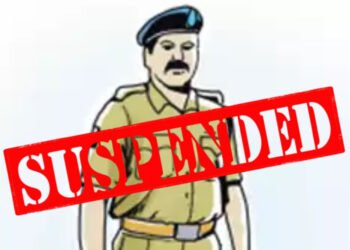 सुरक्षेसाठी नेमलेल्या गस्तीवरील पोलिसांनी नागरिकाला लुबाडले