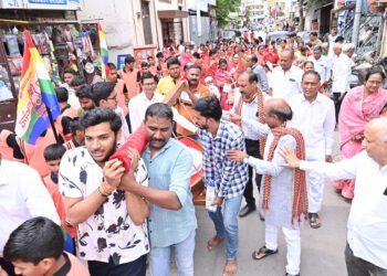 पुणे झाले पावन : आनंदऋषीजींच्या चरणांचे प्रथम दर्शन