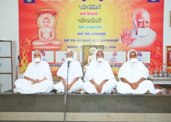 चातुर्मासनिमित्त प. पू. सन्मतिजी म. सा. आदी ठाणा ४ यांचे केडगाव जैन स्थानकात आगमन