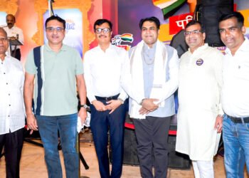 गुरुदेव के दर्शन हेतु विशिष्ट अतिथियों का आगमन