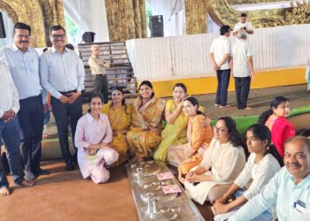 गुरुदेव के चरणों में 2100 तपस्वियों की समर्पित सुमनांजलि 7 गुरुदेव के चरणों में 2100 तपस्वियों की समर्पित सुमनांजलि