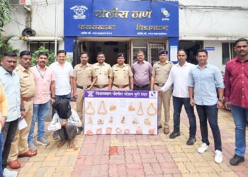 ज्वेलर्सच्या दुकानात घरफोडी करणारा निघाला अभियांत्रिकीतील टॉपर 8 ज्वेलर्सच्या दुकानात घरफोडी करणारा निघाला अभियांत्रिकीतील टॉपर