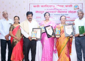 "साहित्य अस्वस्थ करणारं असावं : श्रुती वडगबाळकर" 6 “साहित्य अस्वस्थ करणारं असावं : श्रुती वडगबाळकर”