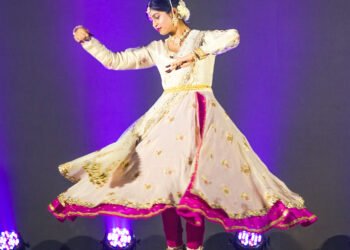 अमेरिकेतील ओजल समदरिया हिला कथक नृत्यकलेतील पदविका प्राप्त