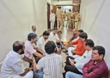 महापालिकेत गोंधळ घालणाऱ्या मनसे कार्यकर्त्यांना अटक