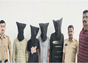 ट्रॅव्हलवर दरोडा टाकणारे चौघे जेरबंद
