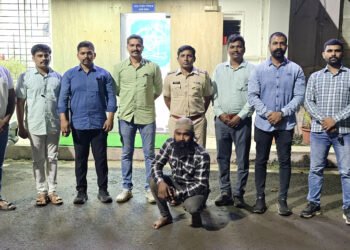 चार महिने फरारी असलेला गुंड जेरबंद 4 चार महिने फरारी असलेला गुंड जेरबंद