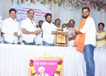 कात्रज येथे संतसेना महाराज पुण्यतिथी उत्साहात साजरी 3 कात्रज येथे संतसेना महाराज पुण्यतिथी उत्साहात साजरी