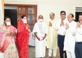 परिवर्तन चातुर्मास में नवकार कळस की स्थापना