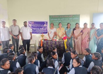 बार्शीमध्ये जिजामाता कन्या प्रशालेत ‘सशक्त मन – निरोगी तन’ व्याख्यान”