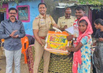 पोलीस अधीक्षक अतुल कुलकर्णी यांच्या ‘ऑपरेशन पहाट’ अंतर्गत माणुसकीची दिवाळी