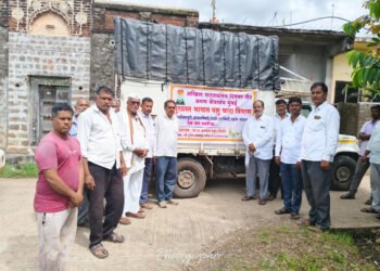 अ. भा. दिगंबर जैन श्रमण सेवासंघतर्फे पूरग्रस्त गोधनांसाठी पंधरा टन चारा वितरण