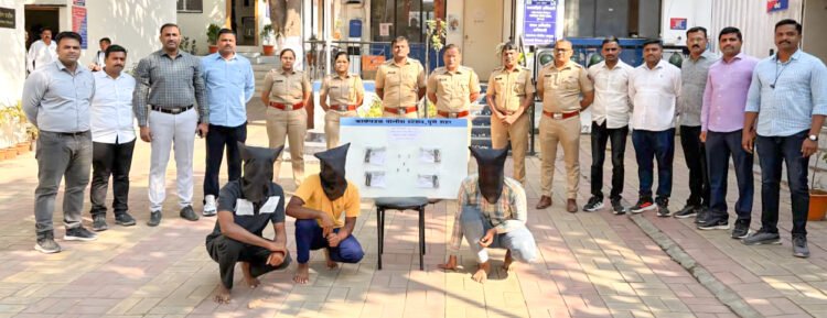 सराईत गुन्हेगारांकडून ४ गावठी पिस्तूल, ५ जिवंत काडतुसे जप्त 1 18 11 25 1