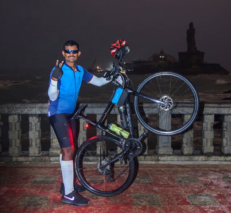 कश्मीर–कन्याकुमारी सायकल रॅलीत हवालदार अमृत खेडकरांची ऐतिहासिक कामगिरी 1 19 11 2025 2