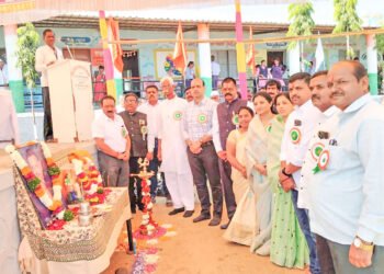 माहूरला पुरंदर तालुका ५३ वे बालवैज्ञानिक प्रदर्शन सुरू