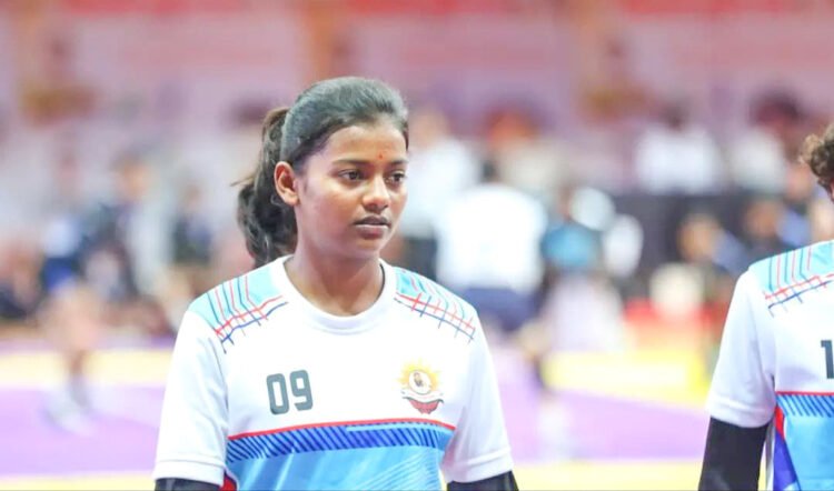 स्वराज क्रीडा मंडळाच्या वैष्णवी बाबरची महाराष्ट्र शालेय कबड्डी संघातनिवड 1 15 12 25 2