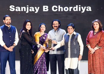 प्रा. डॉ. संजय बी. चोरडियांचा ‘आयकोनिक पुणेकर पुरस्कार २०२५’ ने गौरव
