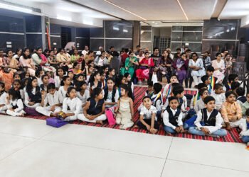 जैन पाठशाला में बच्चों को मिल रहे हैं निःशुल्क धर्म संस्कार