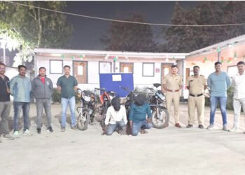 दोघा वाहनचोरांना पकडून ३ वाहनचोरीचे गुन्हे उघडकीस