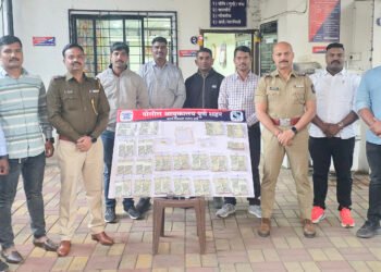 घरफोड्या करणाऱ्या चौघांना पकडून दीड कोटींचा ऐवज जप्त