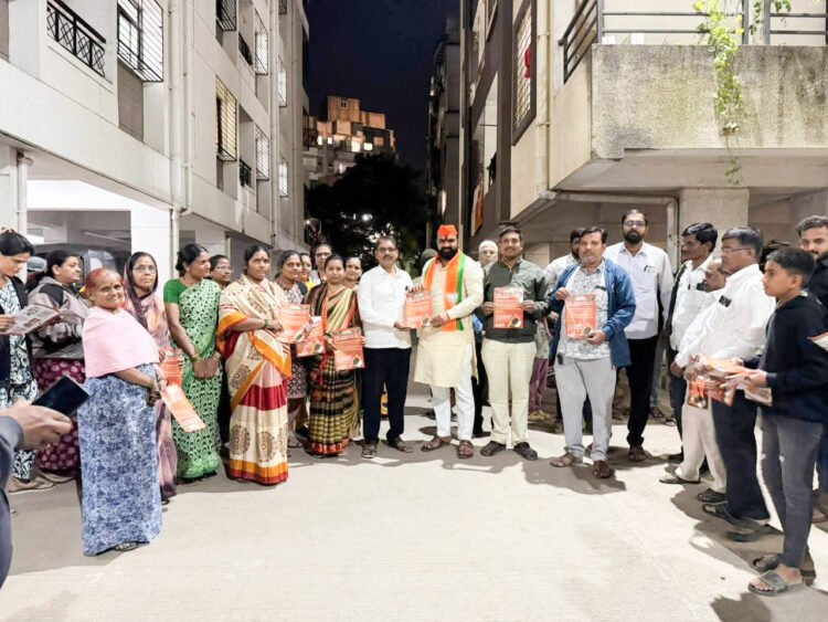 भाजपचे संभाव्य उमेदवार व्यंकोजी खोपडे यांचा नागरिकांशी संवाद 1 7 12 25 1