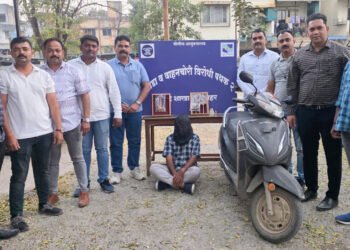 खरेदीच्या बहाण्याने महिलेचे दागिने चोरणारा जेरबंद