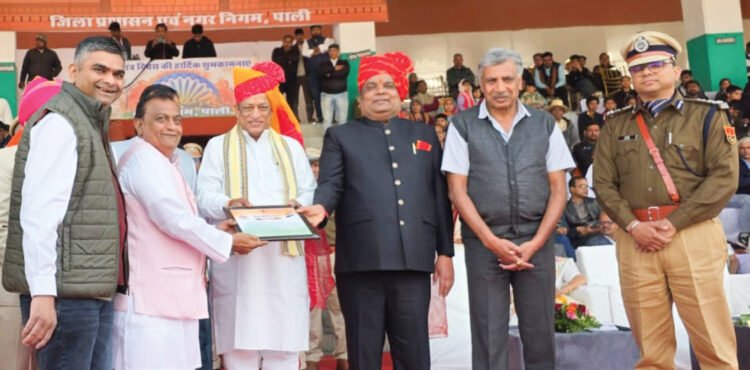 सेवा कार्यों के लिए रमेश ओसवाल को भामाशाह सम्मान 1 26 1 26 1