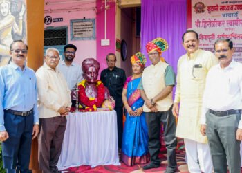 शतक महोत्सवी शाळेचे सेवानिवृत्त प्राचार्य स्वामीराव हिरोळीकर यांचा सेवापूर्ती सोहळा संपन्न